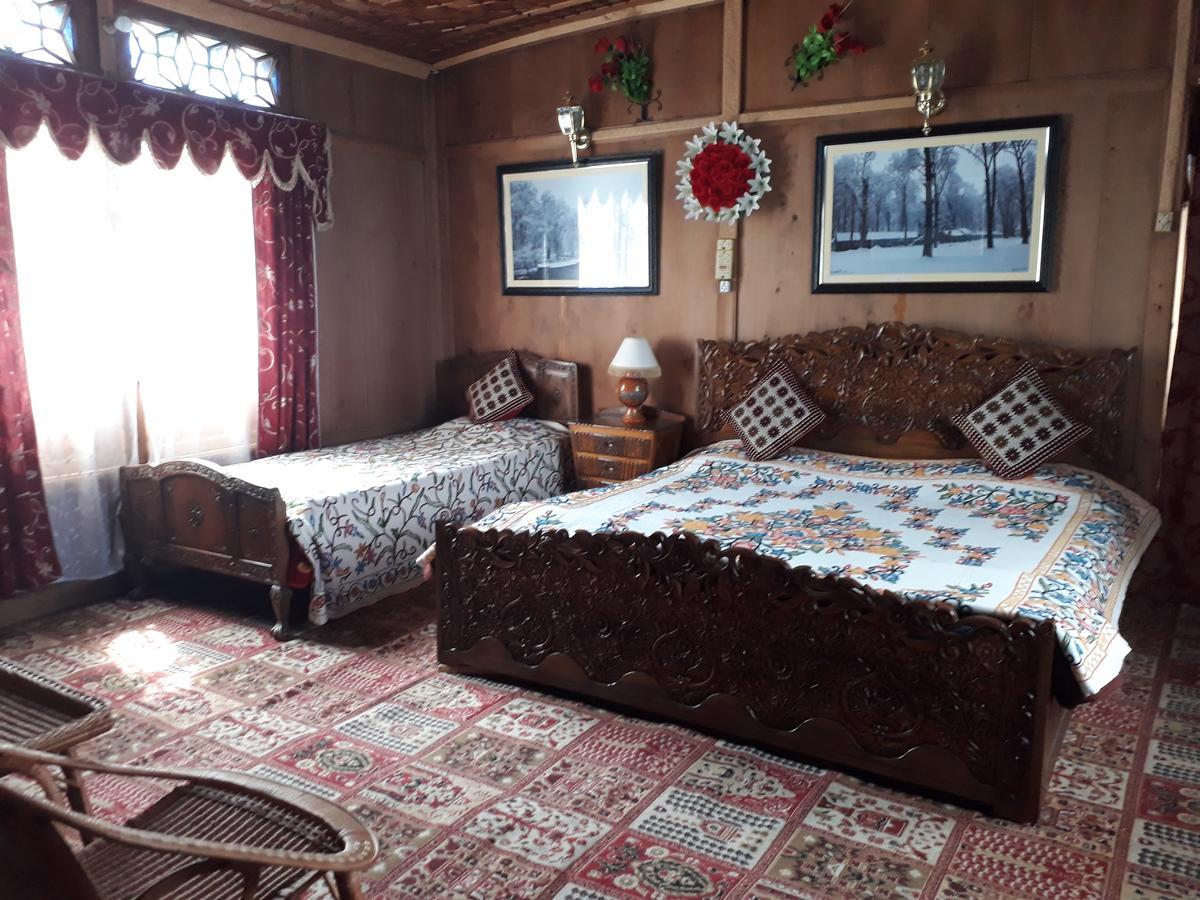 Heritage Geneva House Boat Σριναγκάρ Εξωτερικό φωτογραφία