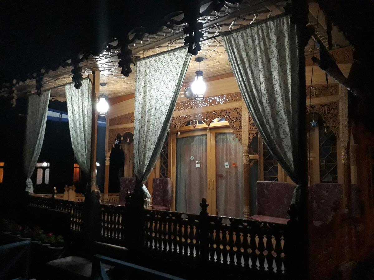 Heritage Geneva House Boat Σριναγκάρ Εξωτερικό φωτογραφία