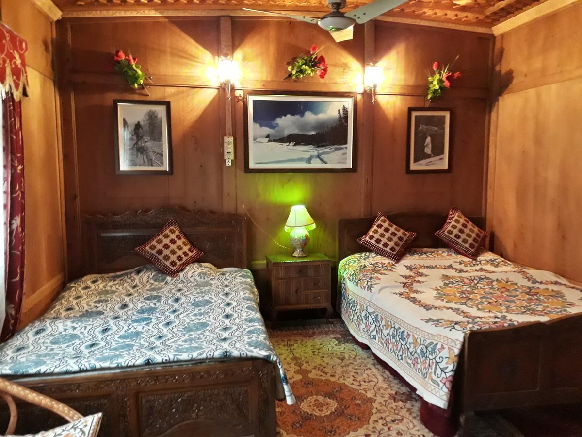 Heritage Geneva House Boat Σριναγκάρ Εξωτερικό φωτογραφία