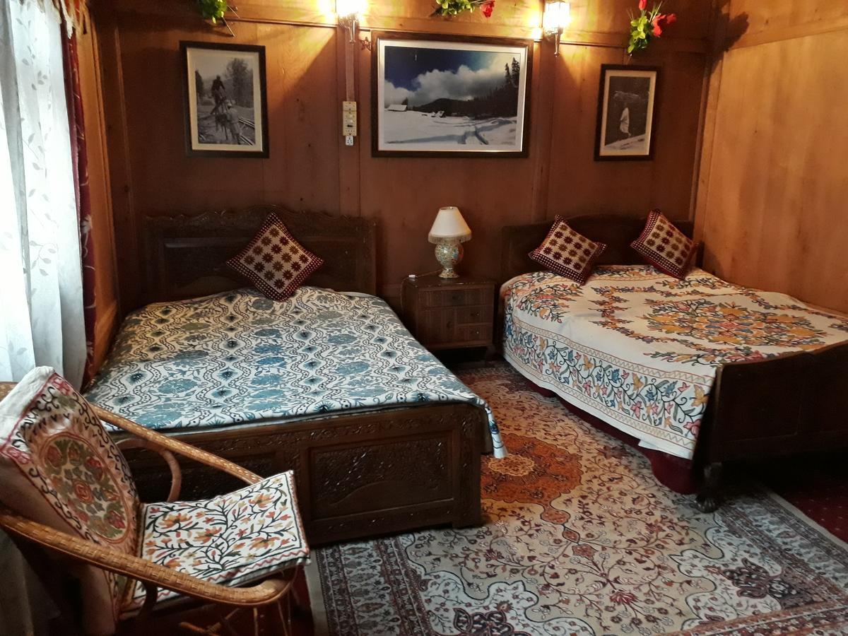 Heritage Geneva House Boat Σριναγκάρ Εξωτερικό φωτογραφία