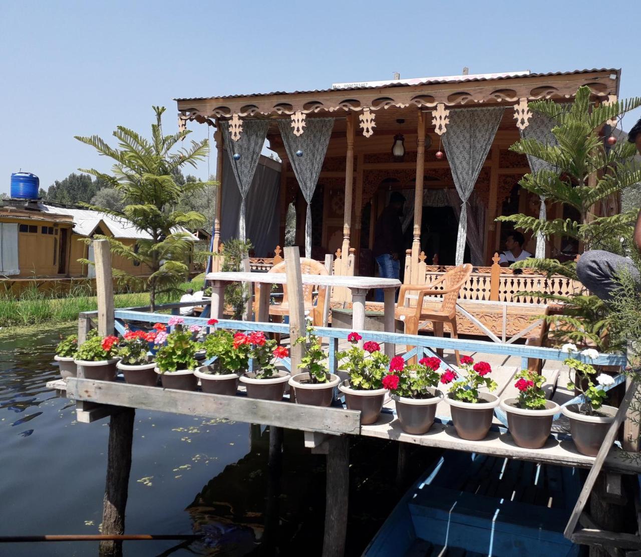 Heritage Geneva House Boat Σριναγκάρ Εξωτερικό φωτογραφία