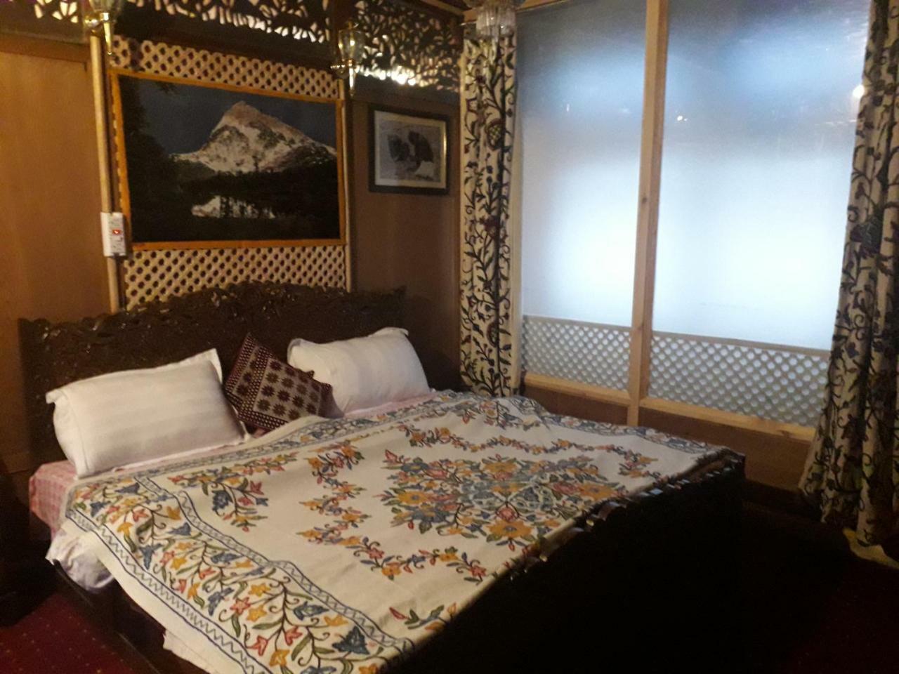 Heritage Geneva House Boat Σριναγκάρ Εξωτερικό φωτογραφία