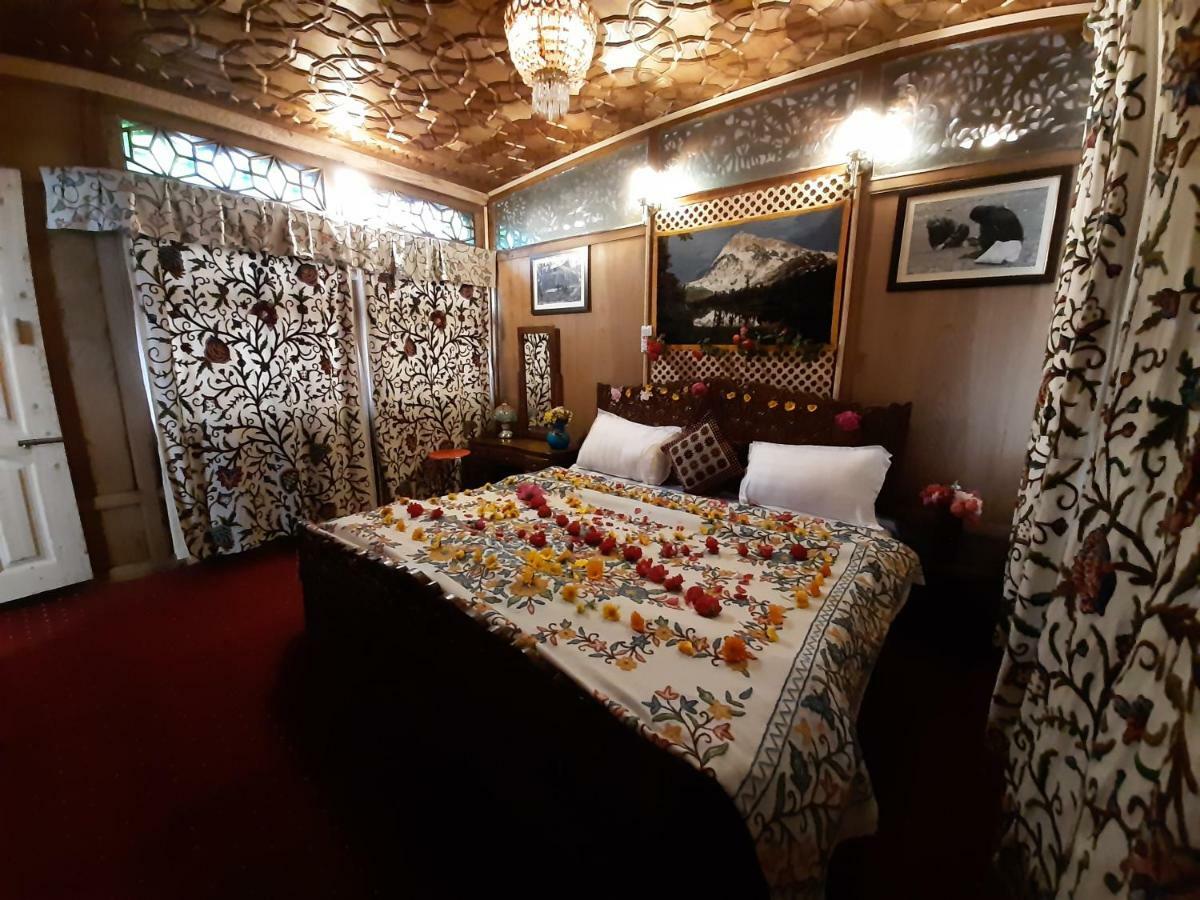 Heritage Geneva House Boat Σριναγκάρ Εξωτερικό φωτογραφία